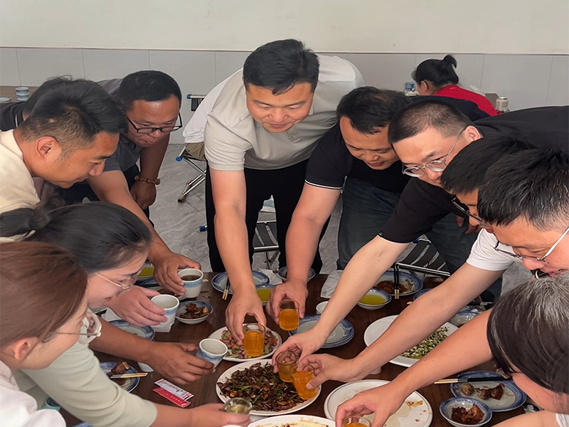 不止于鋼鐵：敬我們背后的人 —— 致2層集裝箱房團(tuán)隊(duì)的一場(chǎng)溫馨晚宴